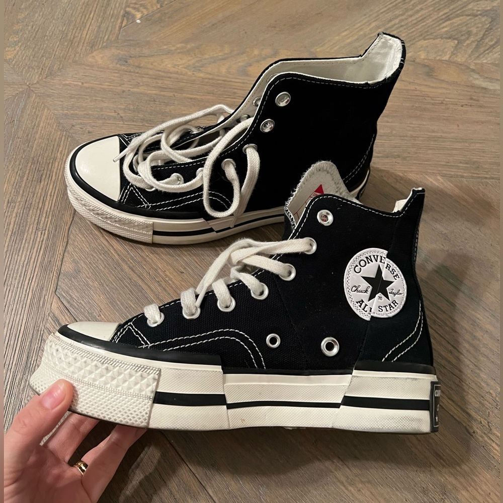 Converse Chuck 70 Plus

WOMEN'S HIGH TOP SHOE